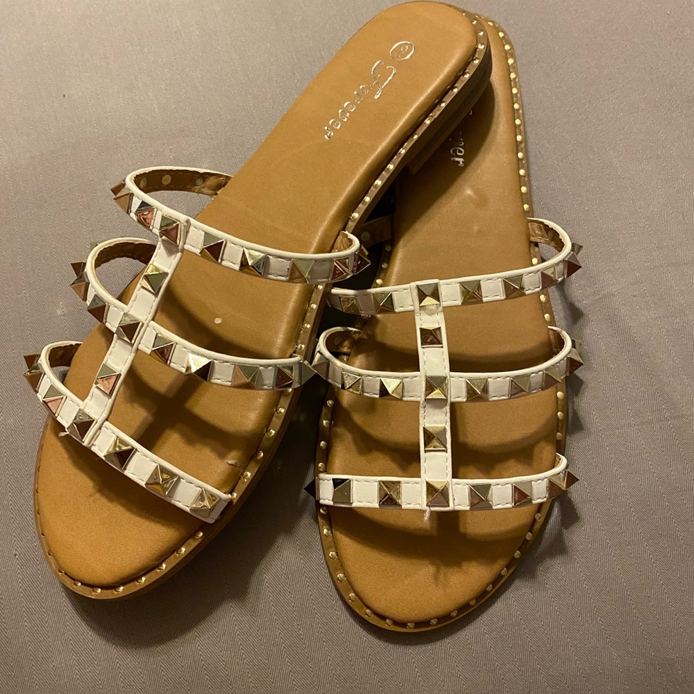 NWOT White Open Toe Studded Sandal